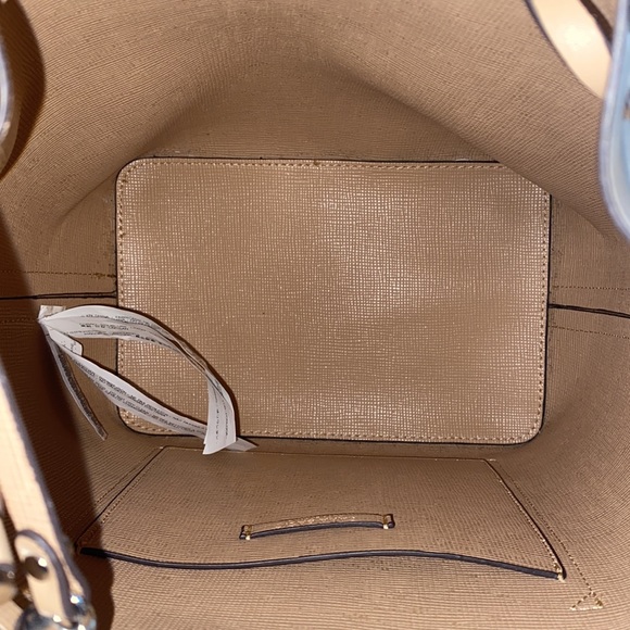 Trendy Barely Worn Zara Bucket Bag!! - Picture 3 of 3